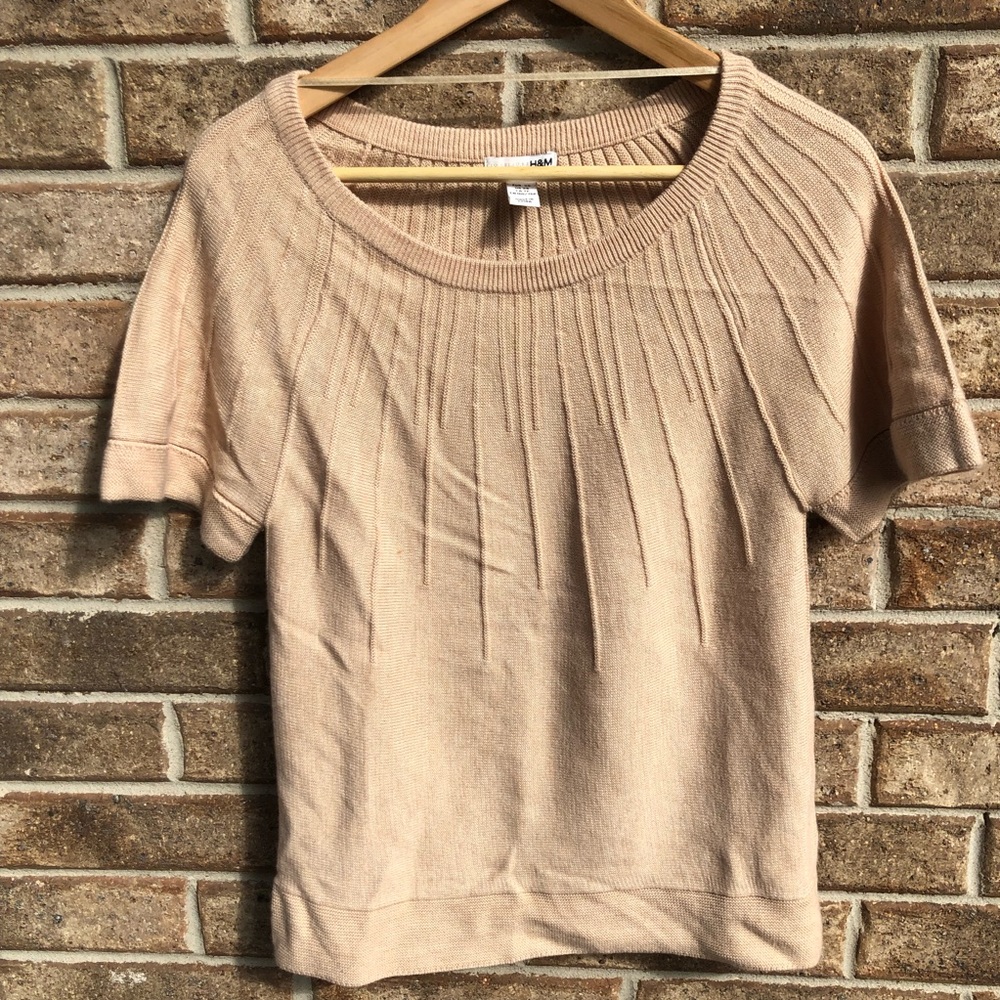 H&M light pink sweater
